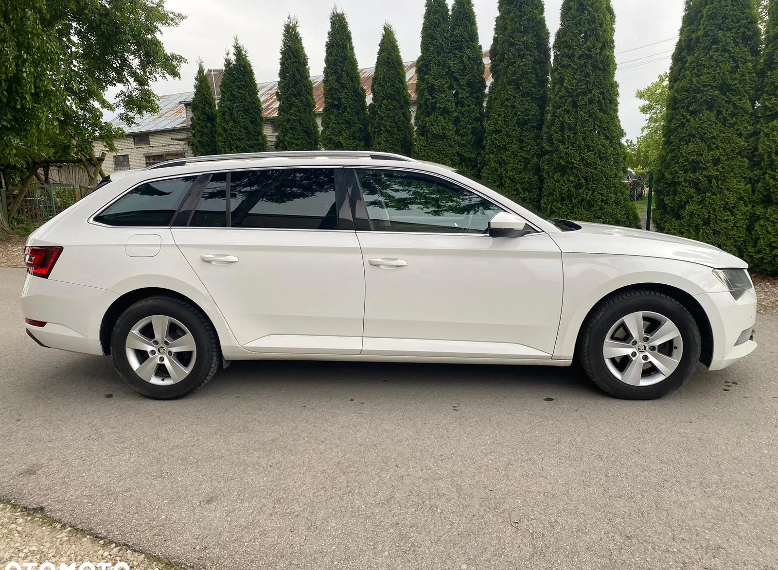 Skoda Superb cena 47500 przebieg: 369000, rok produkcji 2016 z Nowe Brzesko małe 56